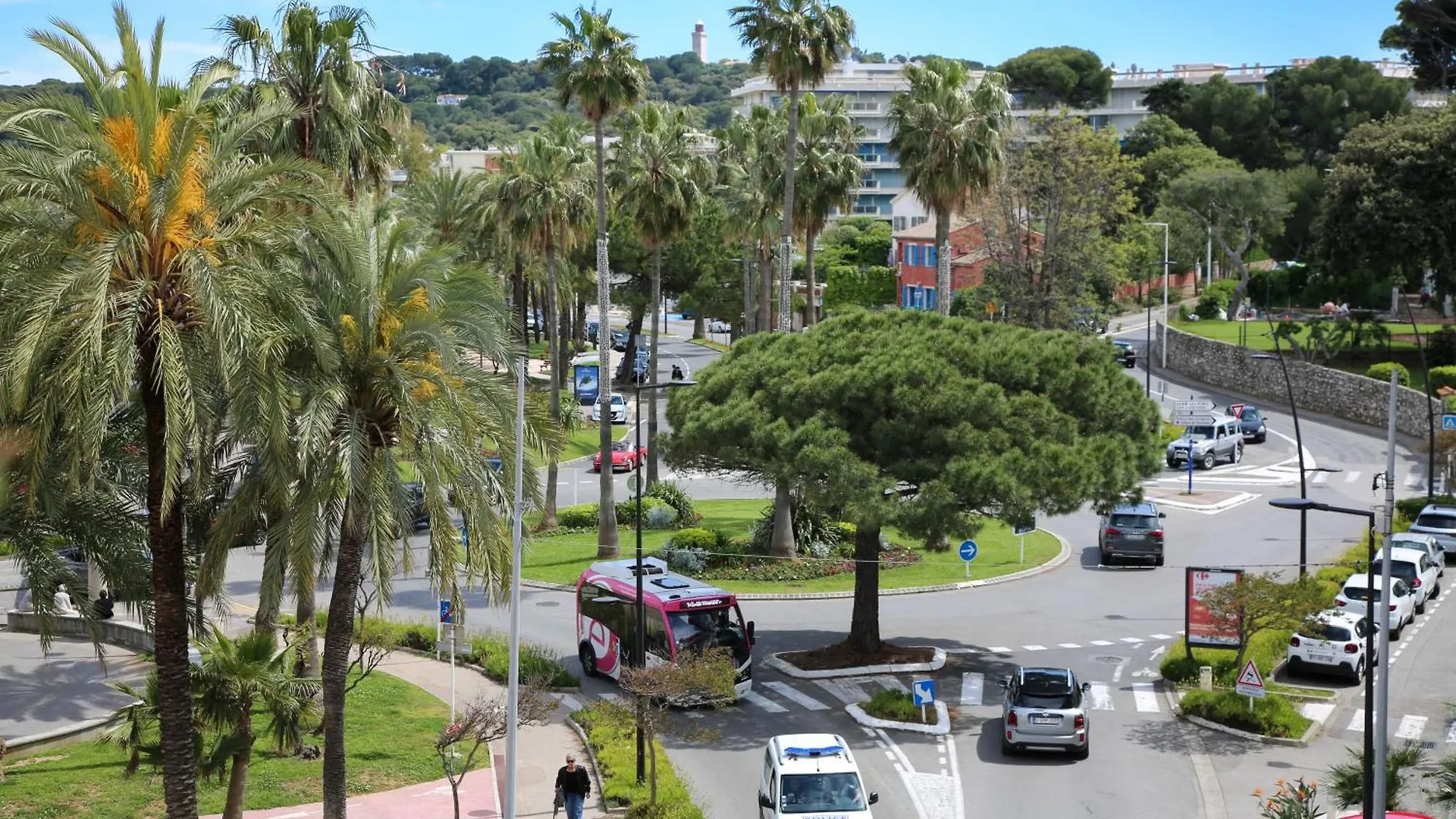 Duplex En Rooftop Vue Mer A La Salis Antibes 0*,  France