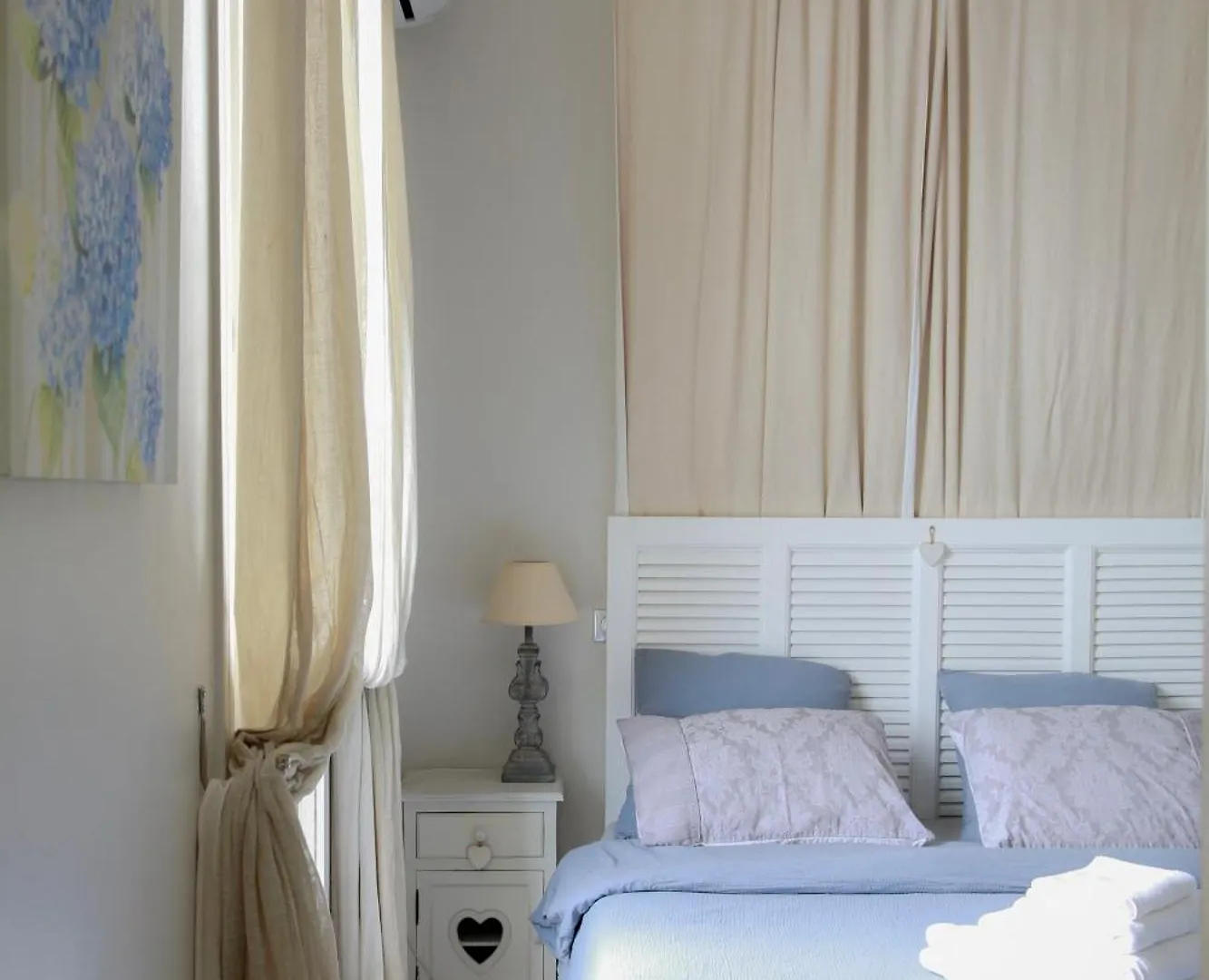 Duplex En Rooftop Vue Mer A La Salis Antibes 0*,  France
