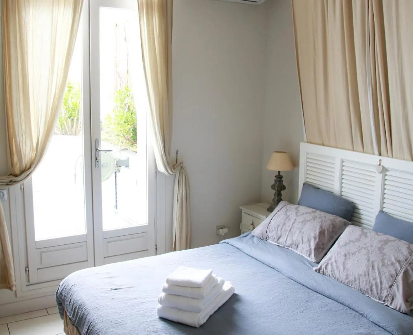 Duplex En Rooftop Vue Mer A La Salis Antibes Apartment