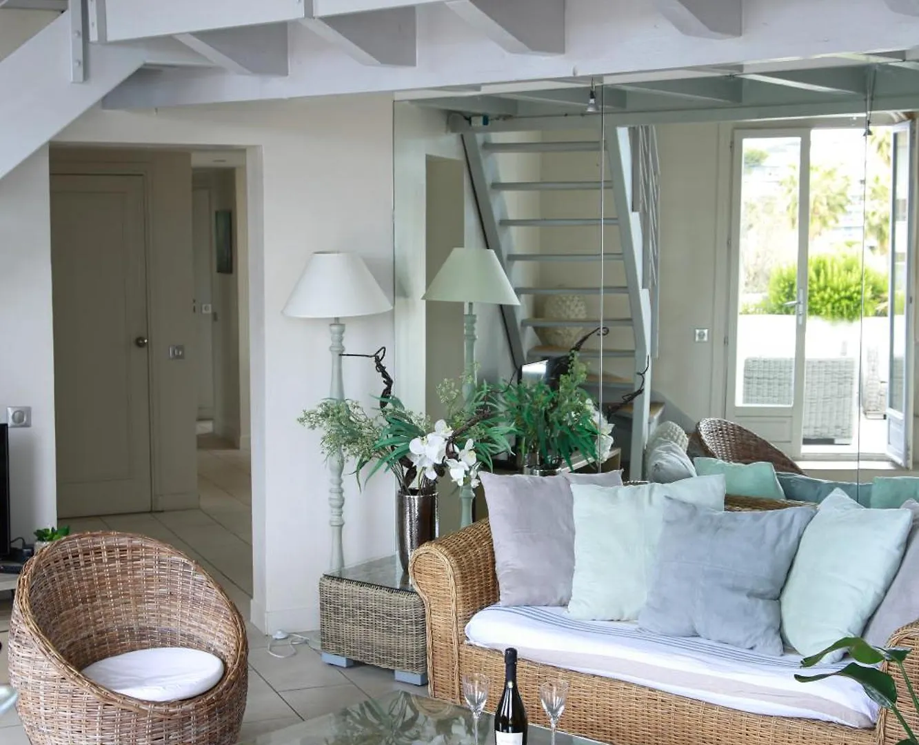 Apartment Duplex En Rooftop Vue Mer A La Salis Antibes