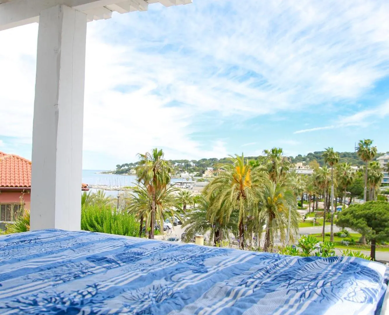 Duplex En Rooftop Vue Mer A La Salis Antibes