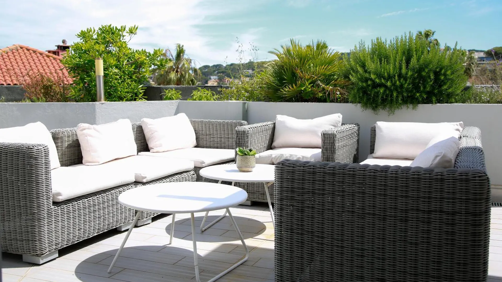 Duplex En Rooftop Vue Mer A La Salis Antibes